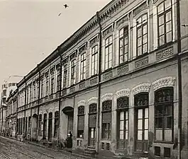 Mix of Neoclassicism and Local/Wallachian Gothic Revival - Solacolu Inn (Calea Moșilor no. 108), unknown architect, 1859