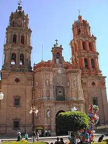 The seat of the Archdiocese of San Luis Potosí is Catedral Metropolitana de San Luis Rey.