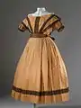 1869 The same dress without pelerine and sleeves