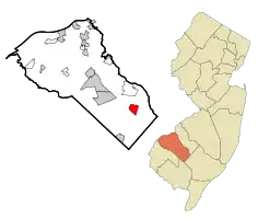 Map of Victory Lakes highlighted within Gloucester County. Right: Location of Gloucester County in New Jersey.