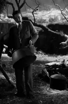 Harry Oliver on the battlefield set of 7th Heaven in 1927