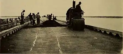 Surfacing the Yolo Causeway (between 1914 and 1916)