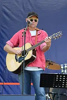 Michael Saxell on stage at Sövde Amfiteater, Summer 2008