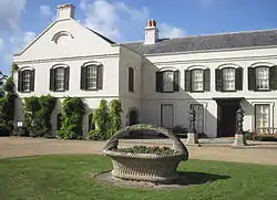 Samarès Manor in 2011