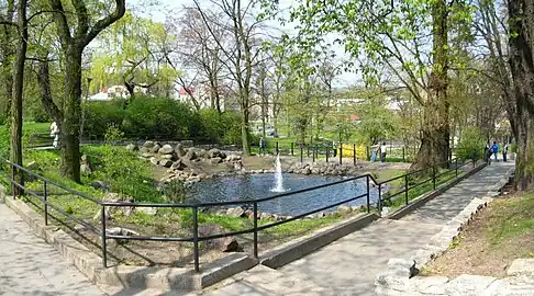 The upper pond and fountain