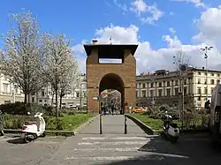 Porta alla Croce in Piazza Beccaria