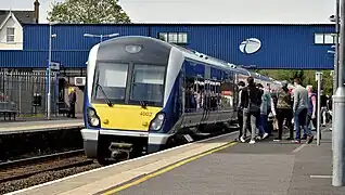 Class 4000 NIR loading passengers at Lurgan in 2015