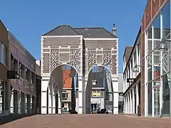 Veenendaal, 'towngate': de Bernard van Kreelpoort